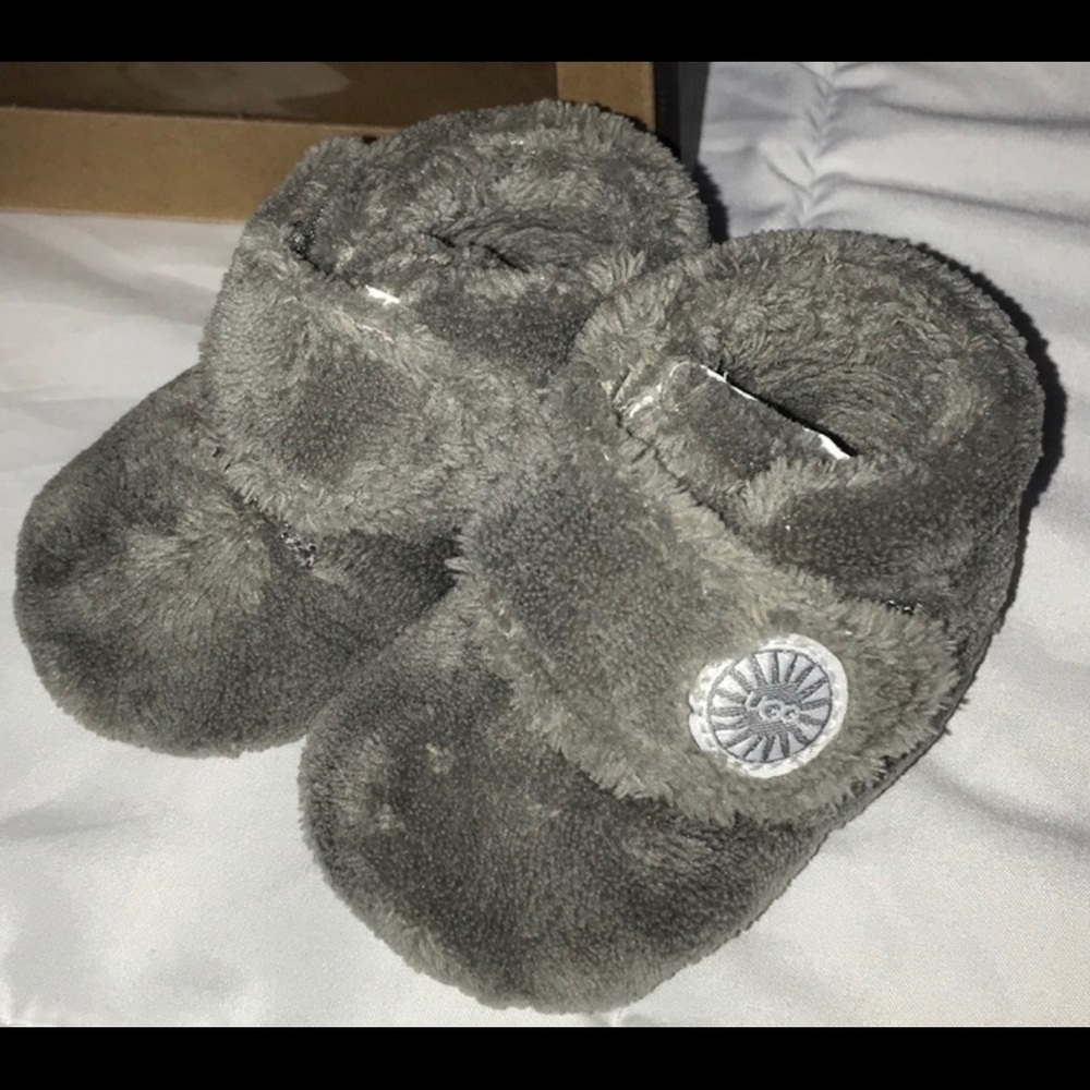 UGG